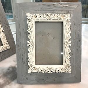 A set of French country style picture frames. Mint condition!